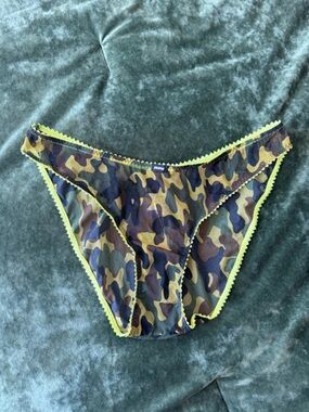 SKIMS Ultra Fine Mesh Bikini Bottoms